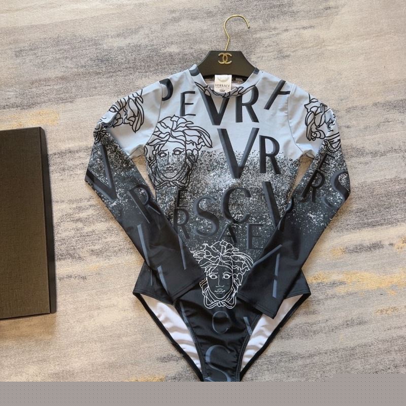 VERSACE